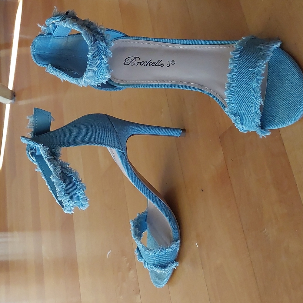 Breckelle's Blue Denim Heeled Sandals 6